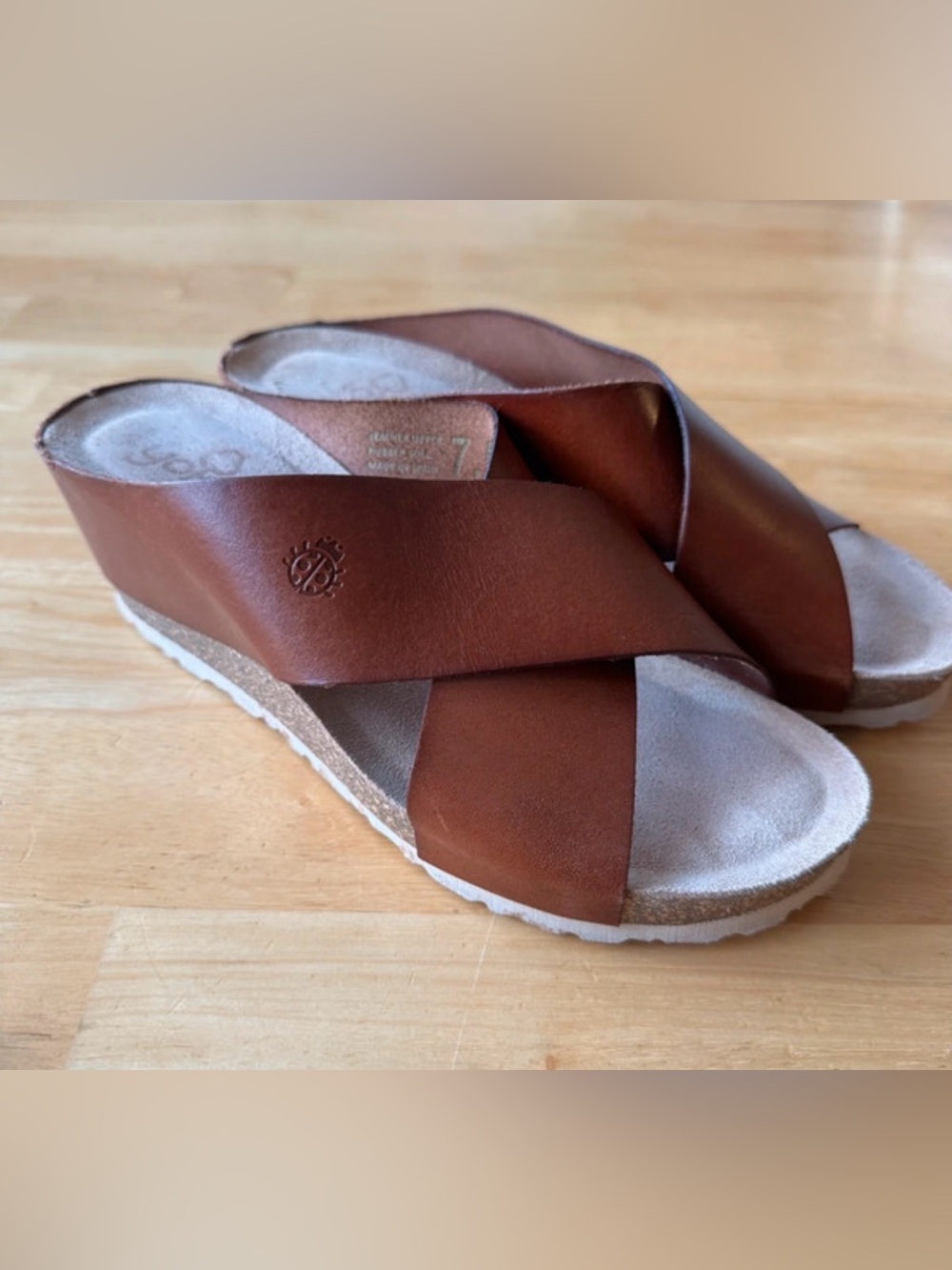 Yokono-Spain Brown Leather Crisscross Slide Sandals for Women. Size 7.5